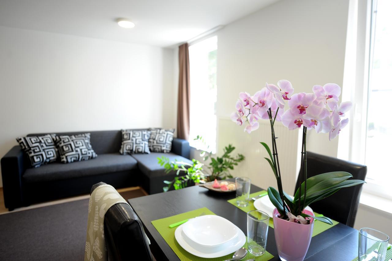 Tiszaliget Apartman Es Szallo 索尔诺克 外观 照片